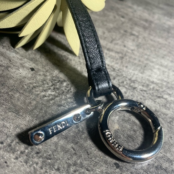 [SOLD OUT] Fendi Fruits ‘Pineapple’ Mink Keychain - Picture 6 of 6